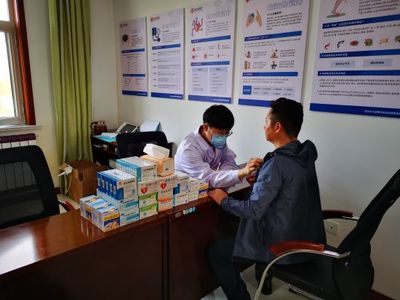 长城钻探心系员工健康 沙漠“红衣人”迎来暖心“白衣人”